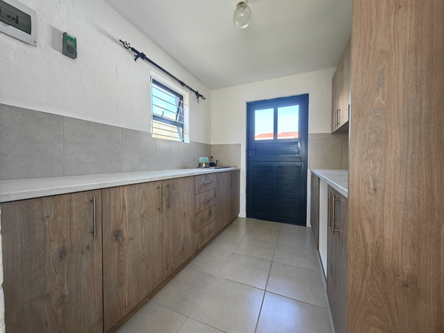 2 Bedroom Property for Sale in Eastridge Western Cape